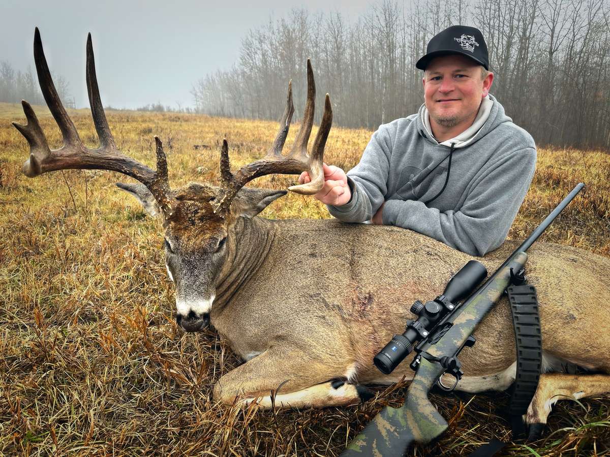 Alberta Whitetail Deer Hunts